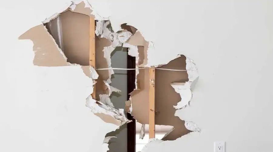 How to Fix the Drywall Before Painting